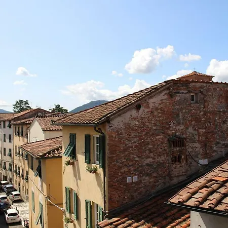 Διαμέρισμα Bright Rooftop With Views Over Historic